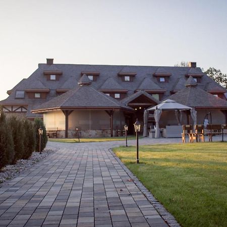 Hotel & Spa **** Kasztel 乌涅尤夫 外观 照片