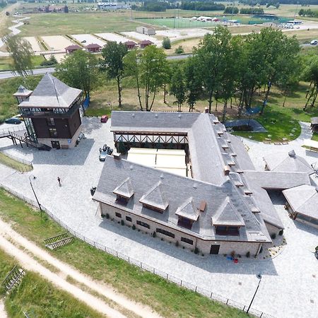 Hotel & Spa **** Kasztel 乌涅尤夫 外观 照片