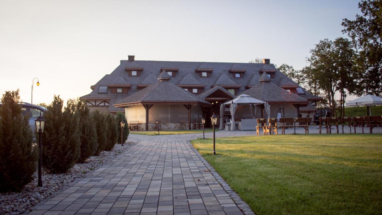 Hotel & Spa **** Kasztel 乌涅尤夫 外观 照片